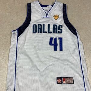 Mitchell &Ness Hardwood Classics Dallas Mavericks #41 Nowitzki Jersey Youth XXL